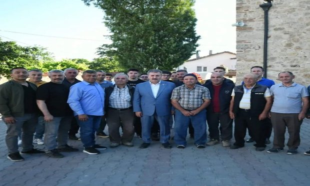 GENEL BAŞKANIMIZ KÖYÜNDE HEMŞEHRİLERİ İLE BAYRAMLAŞTI 